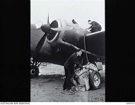 RAF STATION LEUCHARS, SCOTLAND. 1943-06-03. RAF MEMBERS OF THE GROUND ...