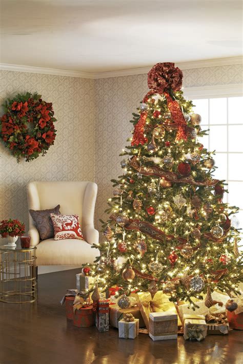 Decorating: Christmas Trees | Traditional Home