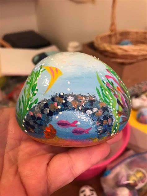 Underwater Worlds #paintedrocks #rockpainting | Painted rocks, Rock art ...