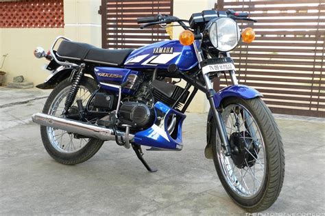 Bengaluru City Based Dealer Auctions Seven Rx 135 For Rs 1.5 Lakh Each