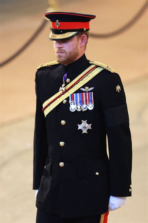 Prince Harry: First Look At Him In Military Uniform At Queen’s Vigil ...