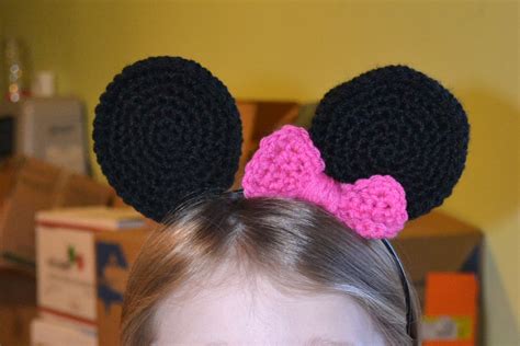 Crochet in Color: Minnie Mouse Ears