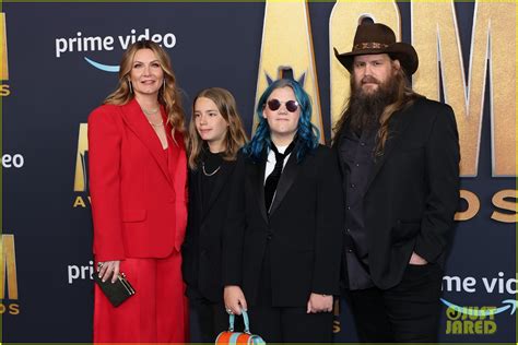 Chris Stapleton & Wife Morgane Make Rare Appearance with Their Kids at ...