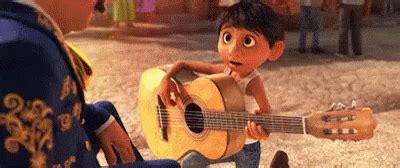 リメンバーミー Pixar ディズニー ギター GIF - Coco Remember Me - Discover & Share GIFs