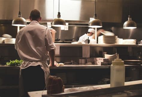 Frugal Finance: 9 Restaurant Management Tips to Increase Efficiency