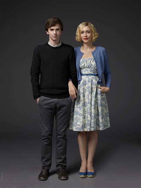 Bates Motel Season 3 Norman and Norma Bates Official Pictures - Bates ...