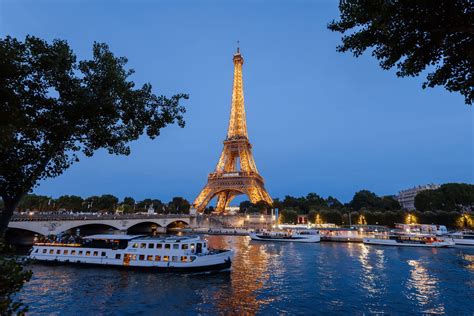 Bateaux Parisiens: The Best Seine River Cruise in Paris - Road Affair