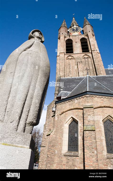 The Old Church oude Kerk in Delft The Netherlands Stock Photo - Alamy