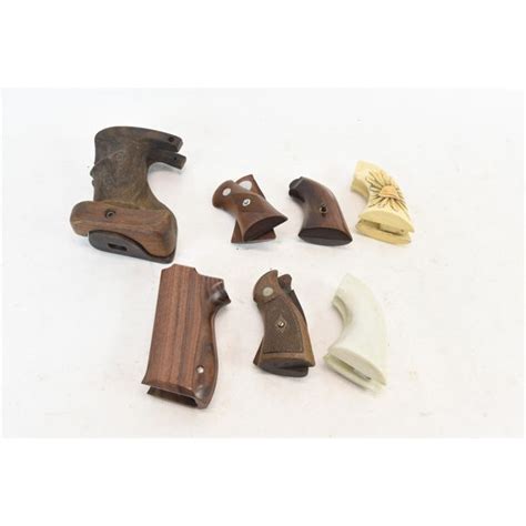 7 Assorted Pistol Grips Various Styles & Sizes - Landsborough Auctions