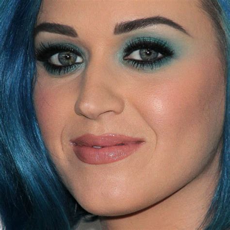 Katy Perry Makeup: Blue Eyeshadow & Mauve Lipstick | Steal Her Style