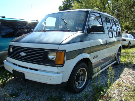 1989 Chevrolet Astro - Information and photos - MOMENTcar