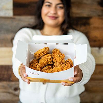 Chicken Wings Delivery near Downey CA - Mom’s Touch | momstouchusa.com