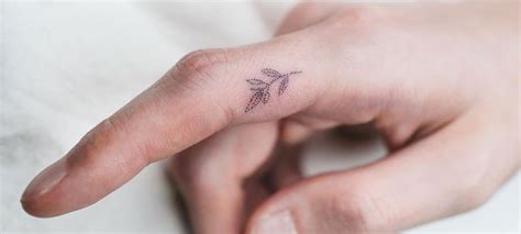 What to Know Before Getting Finger Tattoos - L’Oréal Paris