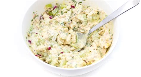 Healthy Tuna Salad (Less than 150 Calories!) - Chef Savvy