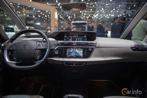 Interior of Citroën C4 Grand SpaceTourer 2.0 BlueHDi EAT, 163ps, 2019 ...