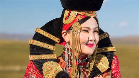 Mongolian Traditional Music (Tumen Ekh) - YouTube