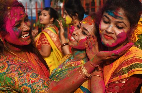 Best Places to Celebrate Holi festival in India - Same Day Tour Blog