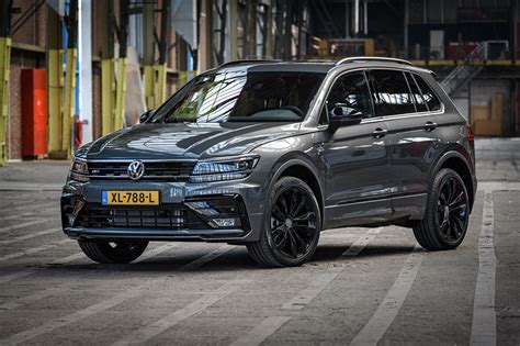 Bilder Volkswagen 2018-19 Tiguan R-Line Black Style Worldwide Grau