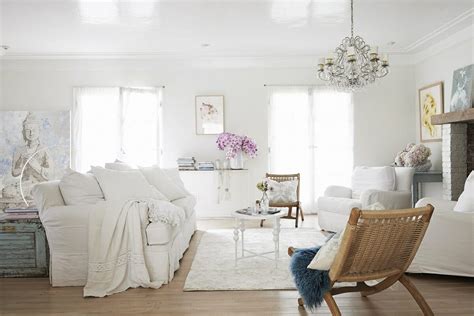 Shabby Chic Interior Design: 7 Best Tips for Decorating Your Chic Home