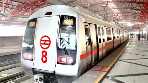 Delhi Metro New Policy Allows Sealed Bottles of Alcohol on Board