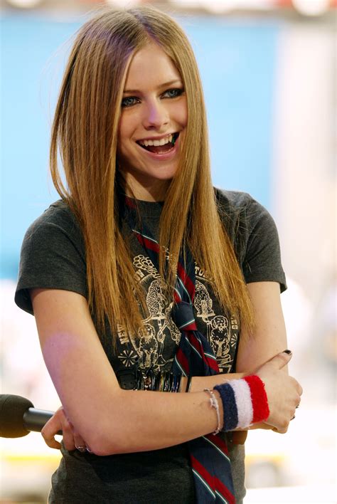 11 Avril Lavigne Trends That We All Tried To Copy In The Early 2000s ...