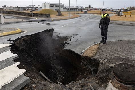 Iceland braces for ‘imminent’ volcanic eruption with…