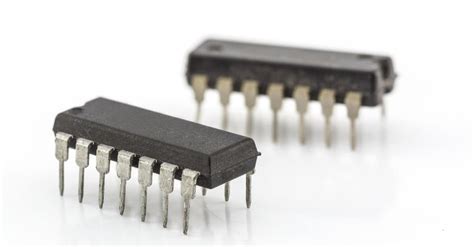 Integrated Circuit (IC) Explained - History-Computer