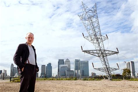 Instaview: Behind the scenes with master illusionist Alex Chinneck | CNN