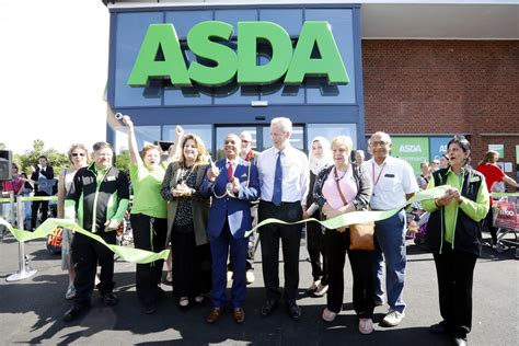 Drop-off point returns to ASDA – Luton Foodbank