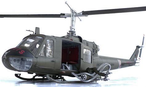 The Great Canadian Model Builders Web Page!: Bell UH-1B Iroquois (Huey)