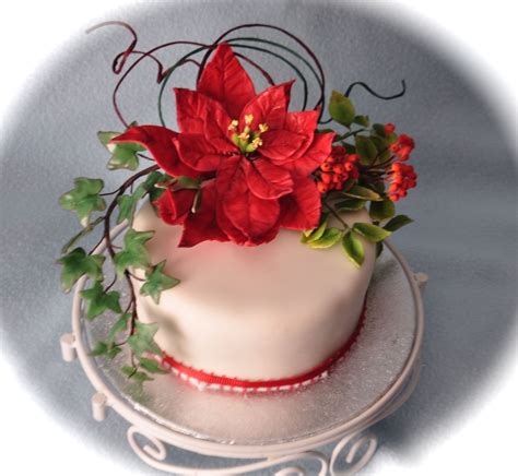 Poinsettia Cake - CakeCentral.com