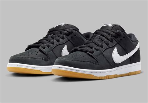 Nike SB Dunk Low "Black/Gum" CD2563-006 | SneakerNews.com