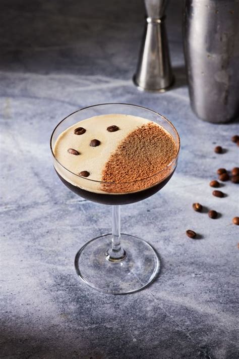 31 Best Classic Martinis - How to Make A Martini Cocktail