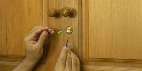 Sliding Closet Door Key Lock | Dandk Organizer