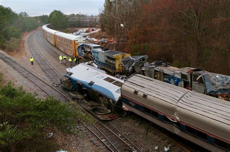 South Carolina train crash leaves at least 2 dead, 70 hurt