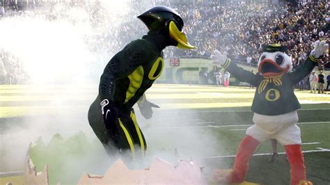 Meet Mandrake, the Oregon Ducks' Mascot That Didn't Fly