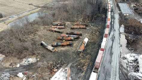 Ohio senators introduce rail safety bill after fiery crash