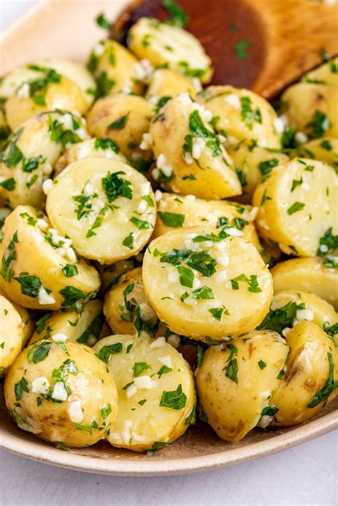 Garlic Butter Parsley Potatoes - Easy Healthy Recipes