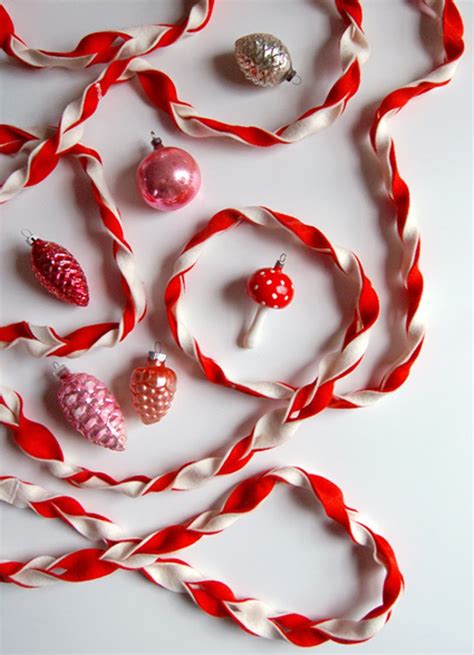 50 Best DIY Christmas Garland Decorating Ideas for 2021