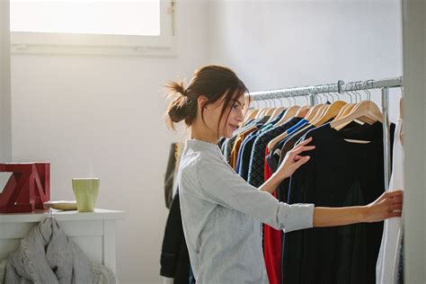 7 Secrets to Selling Your Clothes, According to An Expert