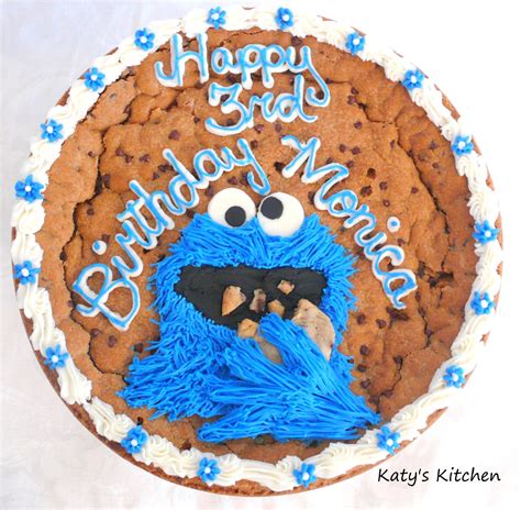 Katy's Kitchen: Cookie Monster Cookie Cake