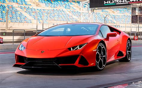 Lamborghini Huracan EVO - цена и характеристики, фотографии и обзор