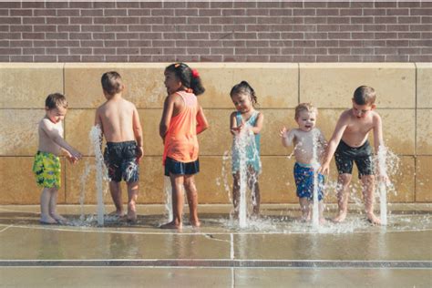 How to keep kids cool this Summer with water play - Kidsafe Queensland