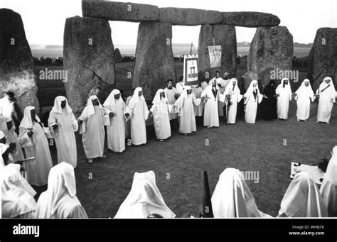 Modern Druids continue to celebrate an annual ritual at Stonehenge ...