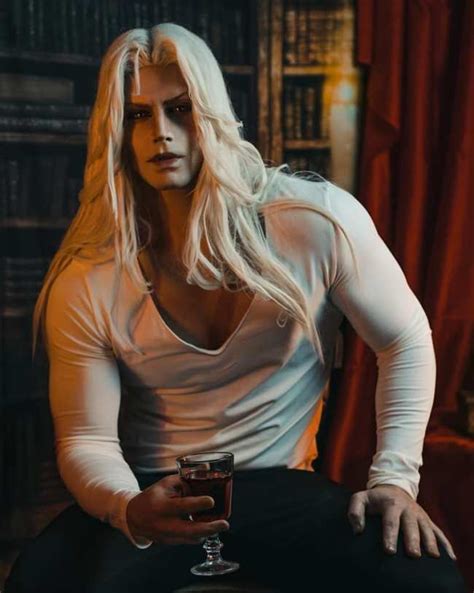 Alucard Cosplay from Castlevania - Media Chomp | Alucard cosplay, Long ...