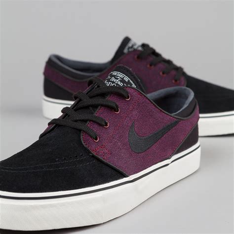 Nike SB Stefan Janoski Black / Black - Team Red - Ivory | Flatspot