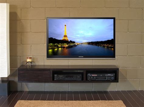 How To Mount a Big Screen TV on The Wall - Housely