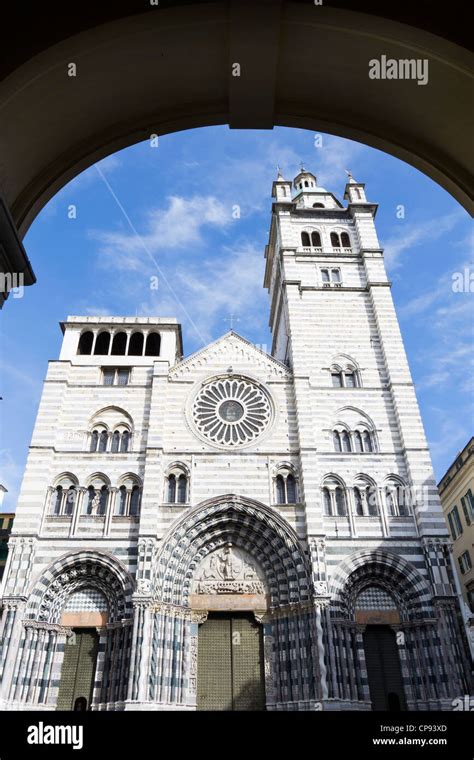 St. Lawrence Cathedral seen through an arch Stock Photo - Alamy