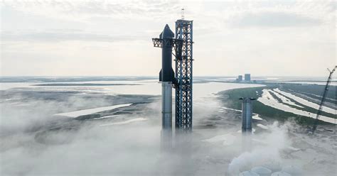 Epic Photos of SpaceX's Massive Starship Rocket on Launch Pad | PetaPixel