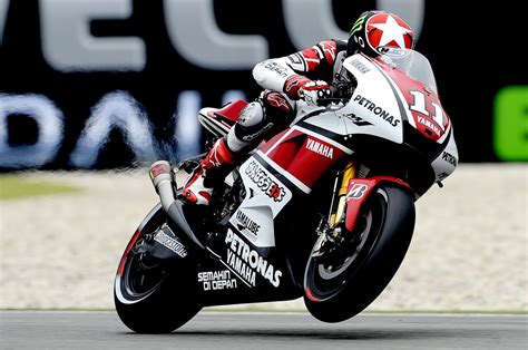 Online crop | Yamaha 11 racing bike on track HD wallpaper | Wallpaper Flare